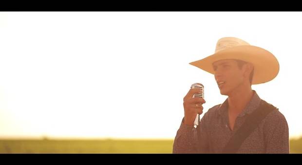 Clipe Musical de Mayk Viola - Bruto Apaixonado