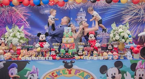 INFANTIL (FILME) de FESTA ALEXANDRE E MURILO (01 Aninho)