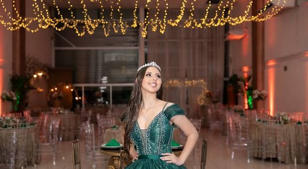 15 Anos-vídeo de 15 anos da Laura Rotili