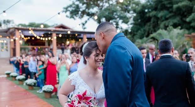 Casamento de Filmagem de casamento ao ar livre e de dia no Recanto Florare em Artur Nogueira - casamento Julia e Wesley