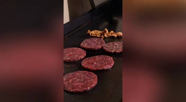 Gastronomia de Fogo, Sabor e Paixão, Hambúrguer - FutBar Monte Sião