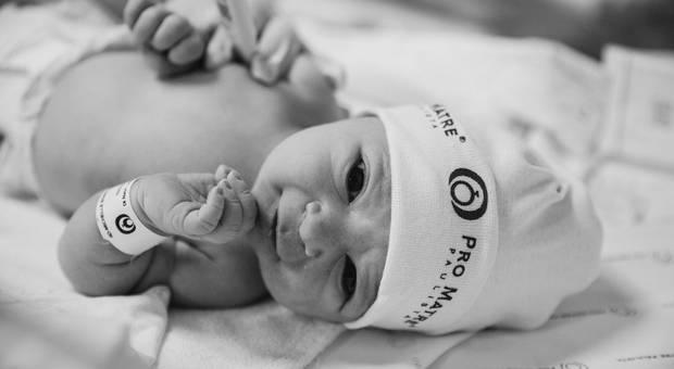 FOTOGRAFIA DE PARTO de FOTOGRAFIA DE PARTO - FERNANDA