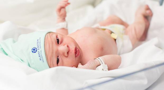 FOTOGRAFIA DE PARTO de FOTOGRAFIA DE PARTO - CHEGADA DO BERNARDO