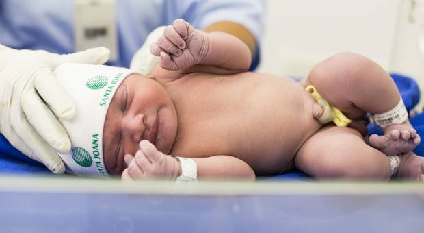 FOTOGRAFIA DE PARTO de FOTOGRAFIA DE PARTO - ALICE