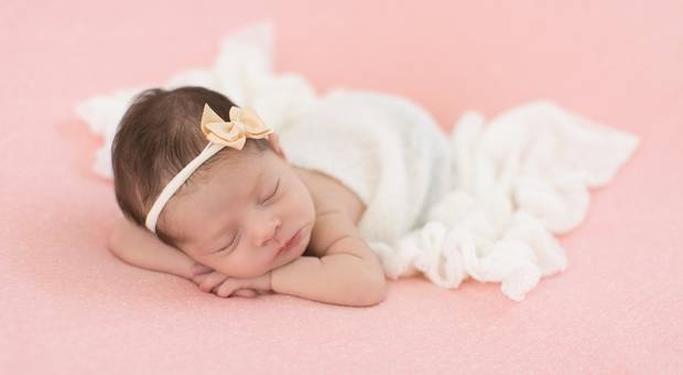 Newborn de ENSAIO DE RECÉM NASCIDO - MILENA