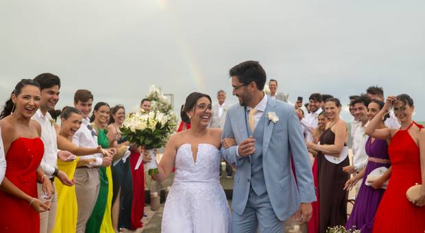 Casamento na praia de Helena & Gustavo