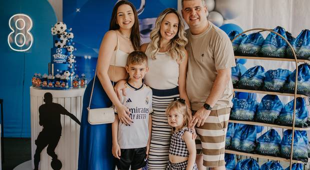 Aniversários de Enzo 8 Anos