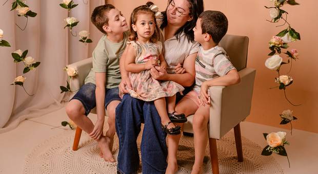 Colo de mãe  de Rejane, Felipe, Luiz e Allana -  Colo de Mãe 2025