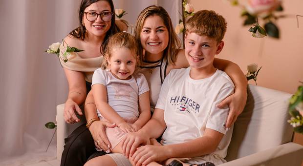 Colo de mãe  de Adri, Taís, Leonardo e Andressa! Colo de Mãe 2025