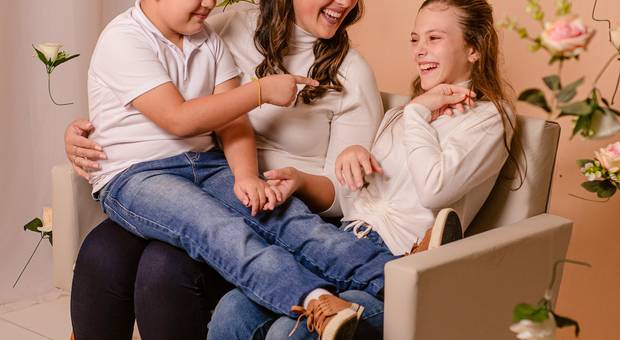 Colo de mãe  de Elenice, Pedro e Manu - Colo de mãe 2025