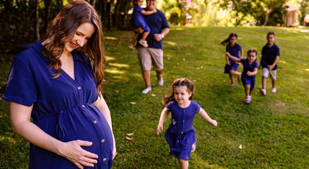 Gestante de Rosi e Rodrigo = Lorena e manos! 