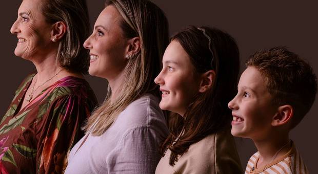 Colo de mãe  de Pascal, Bruna, Cecília e Pietro - COLO DE MÃE 2026