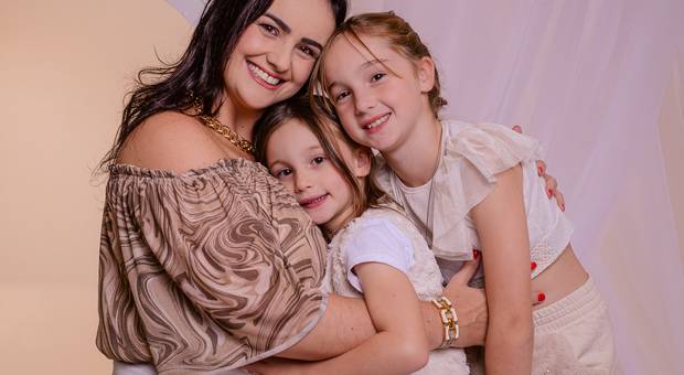 Colo de mãe  de Beatriz, Faby, Lara e Alice - COLO DE MÃE 2026