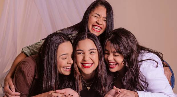 Colo de mãe  de Enoir, Shai, Thai e Alícia - COLO DE MÃE 2026