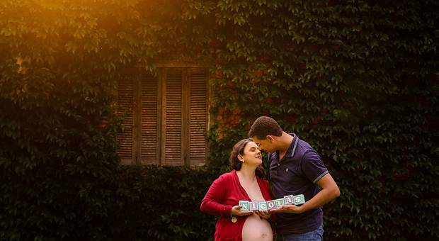 Gestante de à doce espera de Nícolas