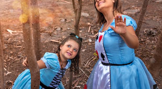 Mãe & Filha de Alice - PAÍS DAS MARAVILHAS