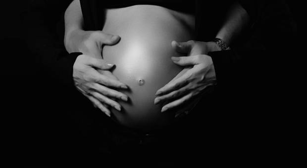 GESTANTE de ANA CAROLINA 