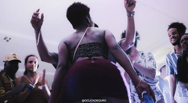 COBERTURA de Samba nova geração