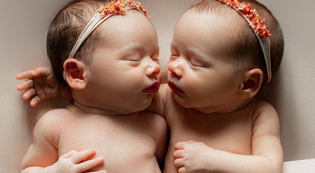 Newborn de Ana Beatriz e Maria Cecília 25 dias