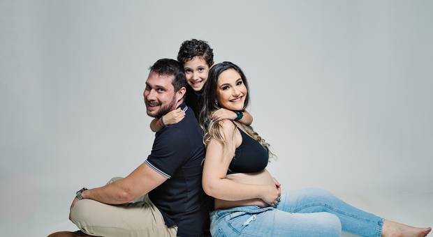 Gestantes de Ensaio de gestante no estúdio - Rubia e Família