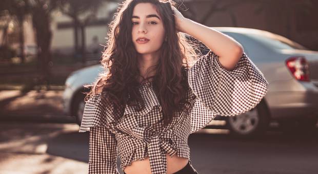 Ensaio Feminino de Ensaio na sorveteria, na praça e na rua! Da Luiza