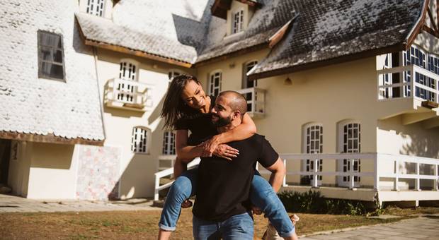 Casal de Gabi e João