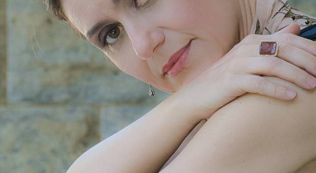 Headshot- atriz de Ensaio - Helena Varvaki