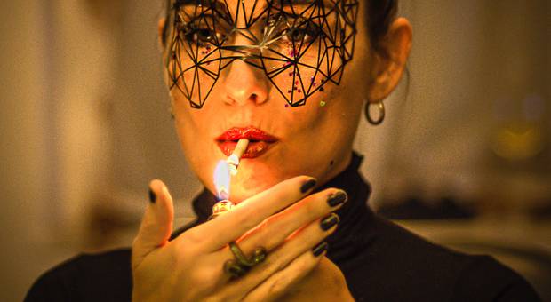 Retratos de Euphoria pre e pós pandemica