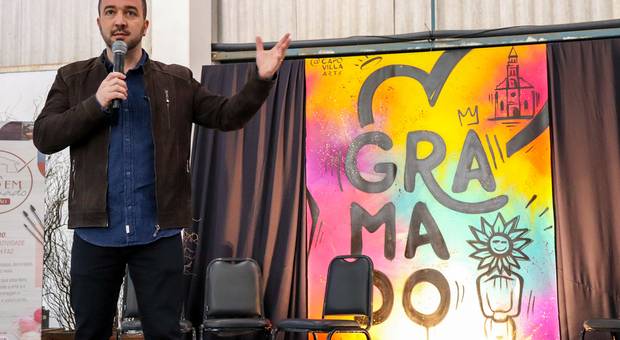 Palestra de Futuro híbrido: físico e digital potencializando seus negócios.