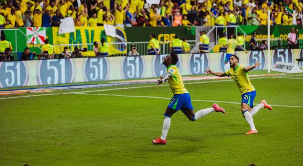 ESPORTES de Brasil x Colômbia - 20 de março