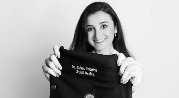 Corporativo de Gabriela Evangelista - Dentista