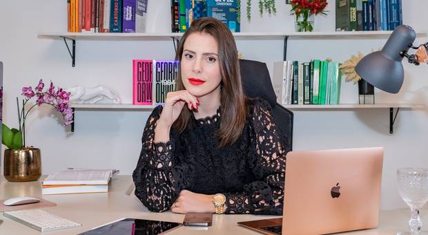 Profissional de Thais