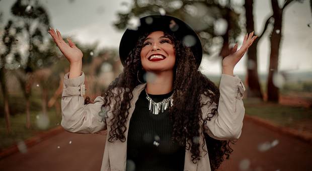 RETRATO FEMININO de Retrato Feminino | Isah Aguiar | Rafard-Sp