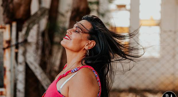 RETRATO FEMININO de Retrato Feminino Sil Lima | Estação Sorocabana - Capivari-SP