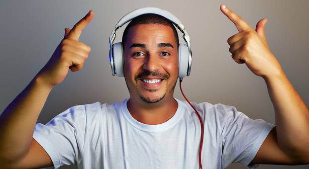 RETRATO CORPORATIVO de Ensaio Corporativo | DJ  Betinho Nonsense |