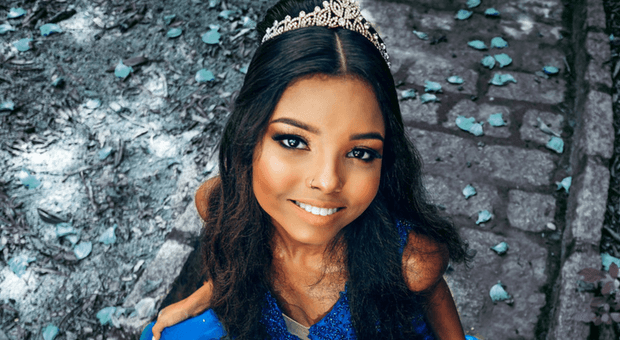 - Save The Date de Laura