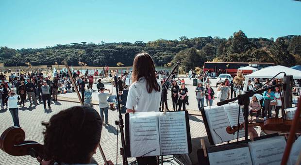 Evento de Música de Apresentação Início Primavera