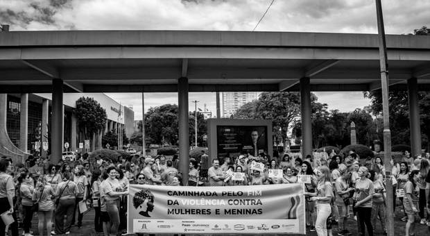 Fotojornalismo de Caminhada pede o Fim da Violência contra Mulheres e Meninas