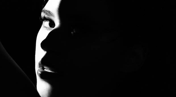 Produto de Luz, câmera, realidade - Fotografia documental com aspectos cinematográficos em meios artísticos e culturais.