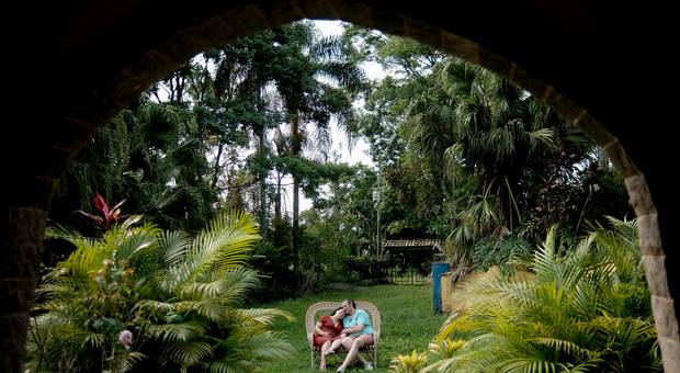 Gestante e família de Carol e Thomas 