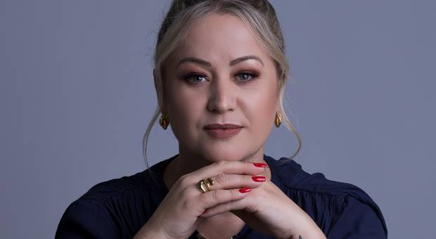 Corporativo de Ensaio de Negócios - Rosangela