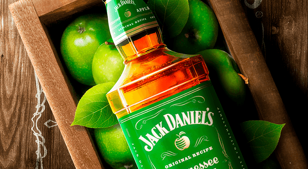 Retoque Digital de Jack Daniels - Apple Whisky
