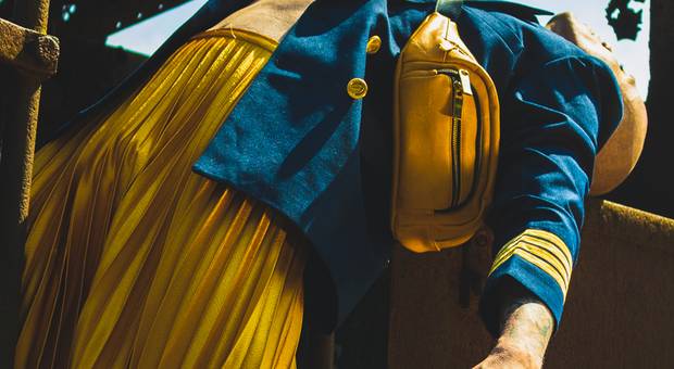 Editorial de Gold & Blue