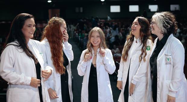 Cerimônia do Jaleco de Cerimônia do Jaleco - UNIDERP CG