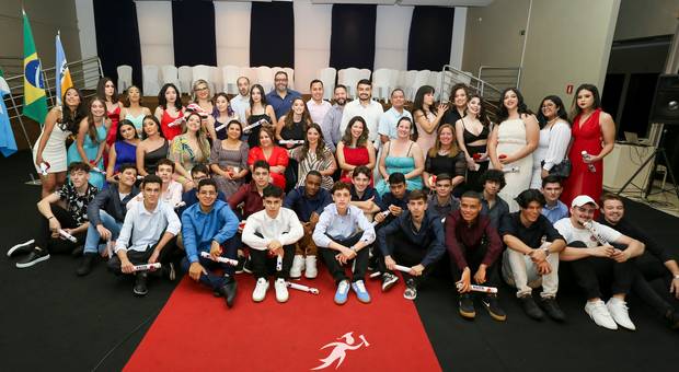 Colação de Grau de Colação de Grau - 3° ANO ELITE REDE DE ENSINO 