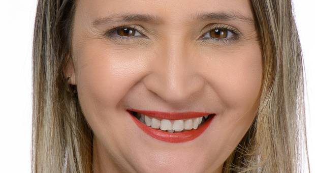 Ensaio Perfil de Ensaio Perfil Alessandra Julio Paes