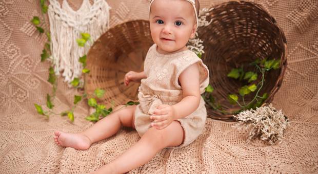 Acompanhamento de Bebê de acompanhamento clean 