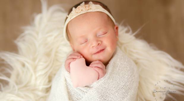 Newborn de Yasmin 10 dias de muito amor