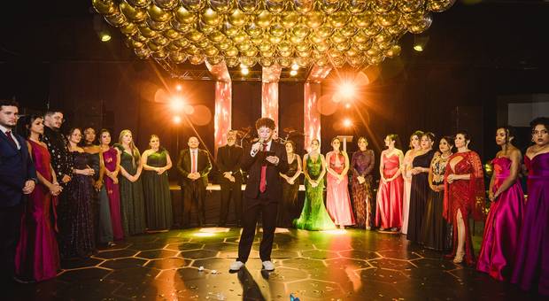 INSTITUCIONAL  de Baile De Formatura 