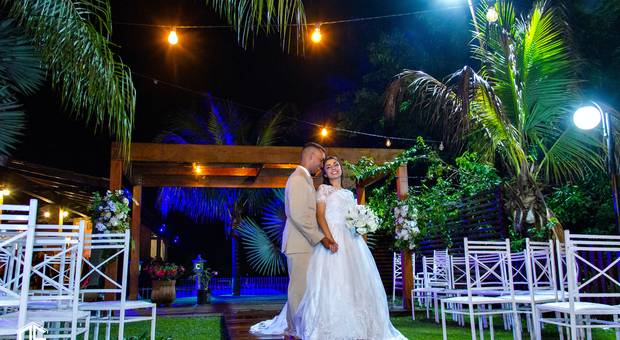 Casamentos de Esther e Douglas